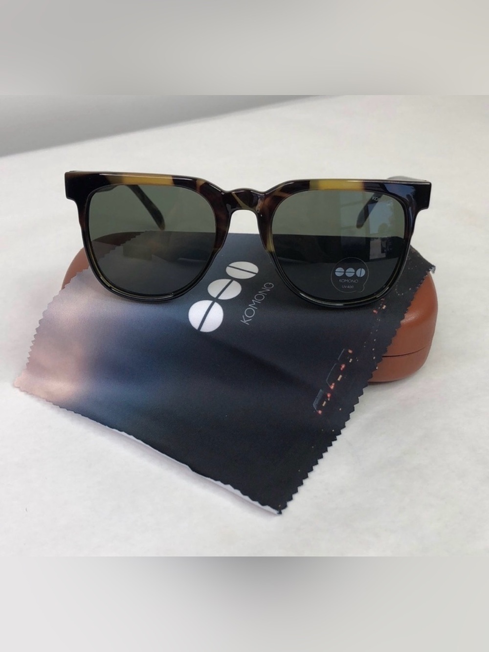 KOMONO Men’s Tortoiseshell Sunglasses with Green Lenses Riviera - Picture 3 of 7